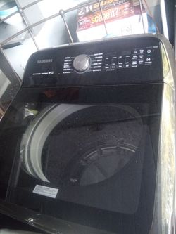 Samsung Washer And Dryer,Like New.   Paid 1795.00 Asking 600 For The Set.....