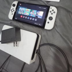Nintendo Switch OLED + Dock + Hori Switch Pad Pro