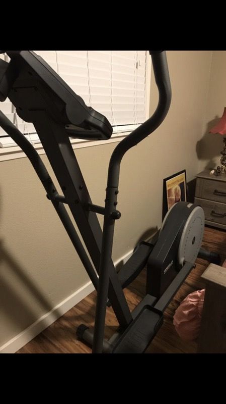 Weslo Momentum 745 EKG elliptical