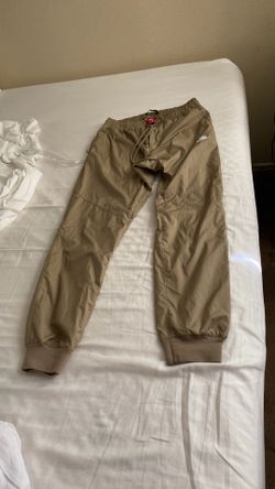 NIKE MEN’S SIZE M  IN CAMEL COLOR