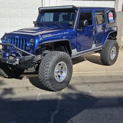 Pristine JKU with Hemi V8