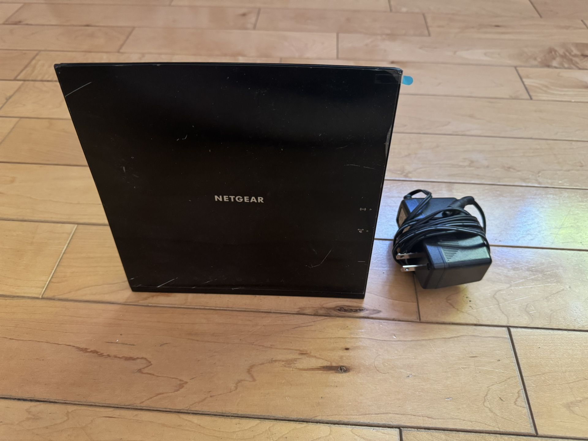 NETGEAR Dual Frequency Modem And Router