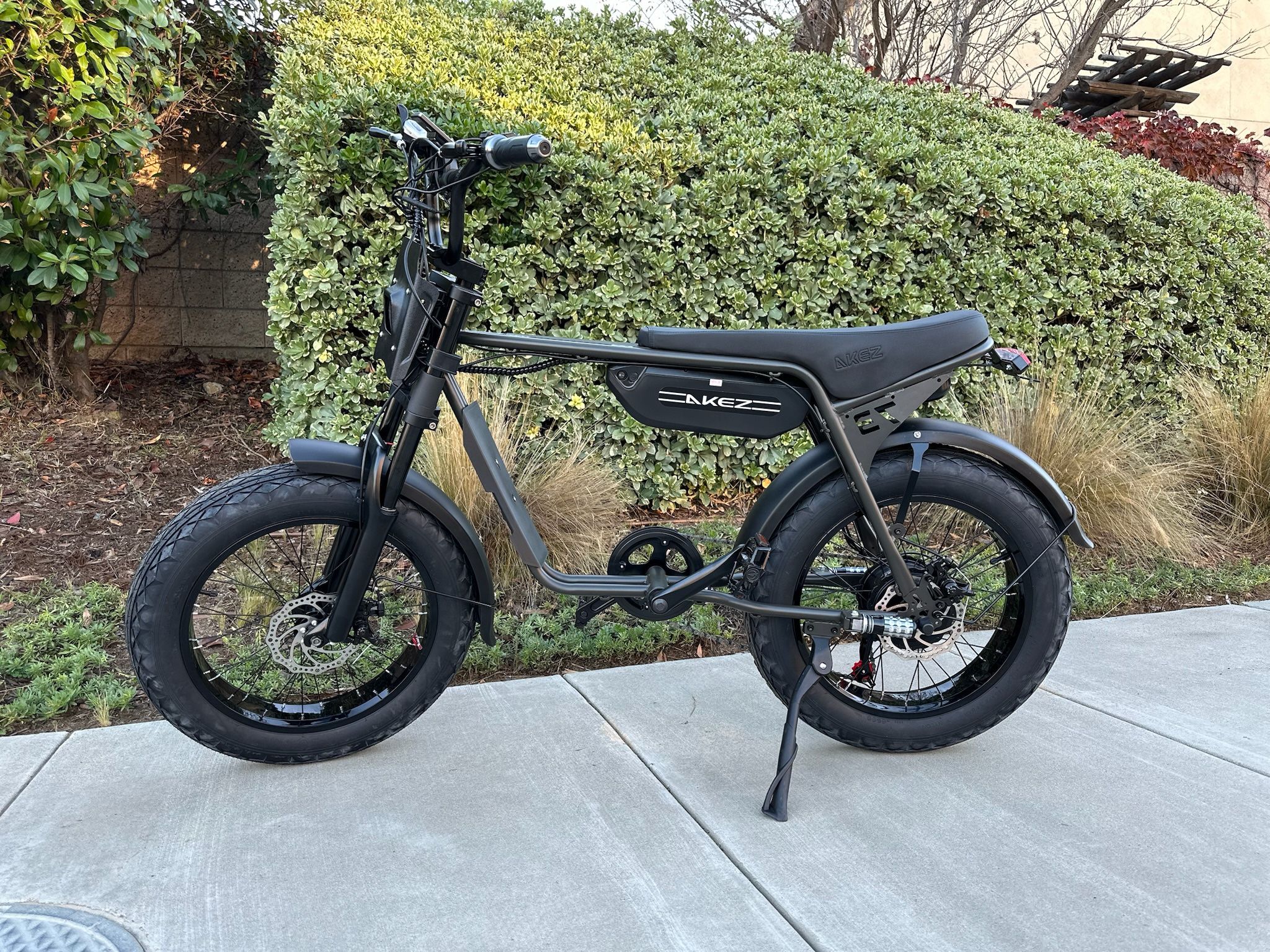 Electric Dirt Bike, 2000W Electric Motorbike, Max 37 MPH