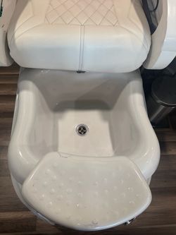 Nail salon