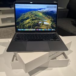 Apple MacBook Air M1 13" 2020 A2337 Apple M1 8 Core CPU 8GB RAM 256GB Sonoma like new