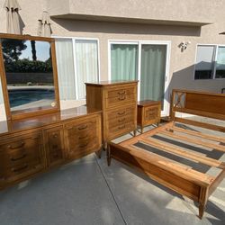 Italian Provincial Bedroom Suite by Thomasville Furniture 1(contact info removed)