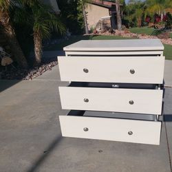 White Dresser (31-1/2"H×32"W×19"D) - Solid Wood - Gray Hamdles - (3) Drawers/All Drawers Works Properly - In Good Condition