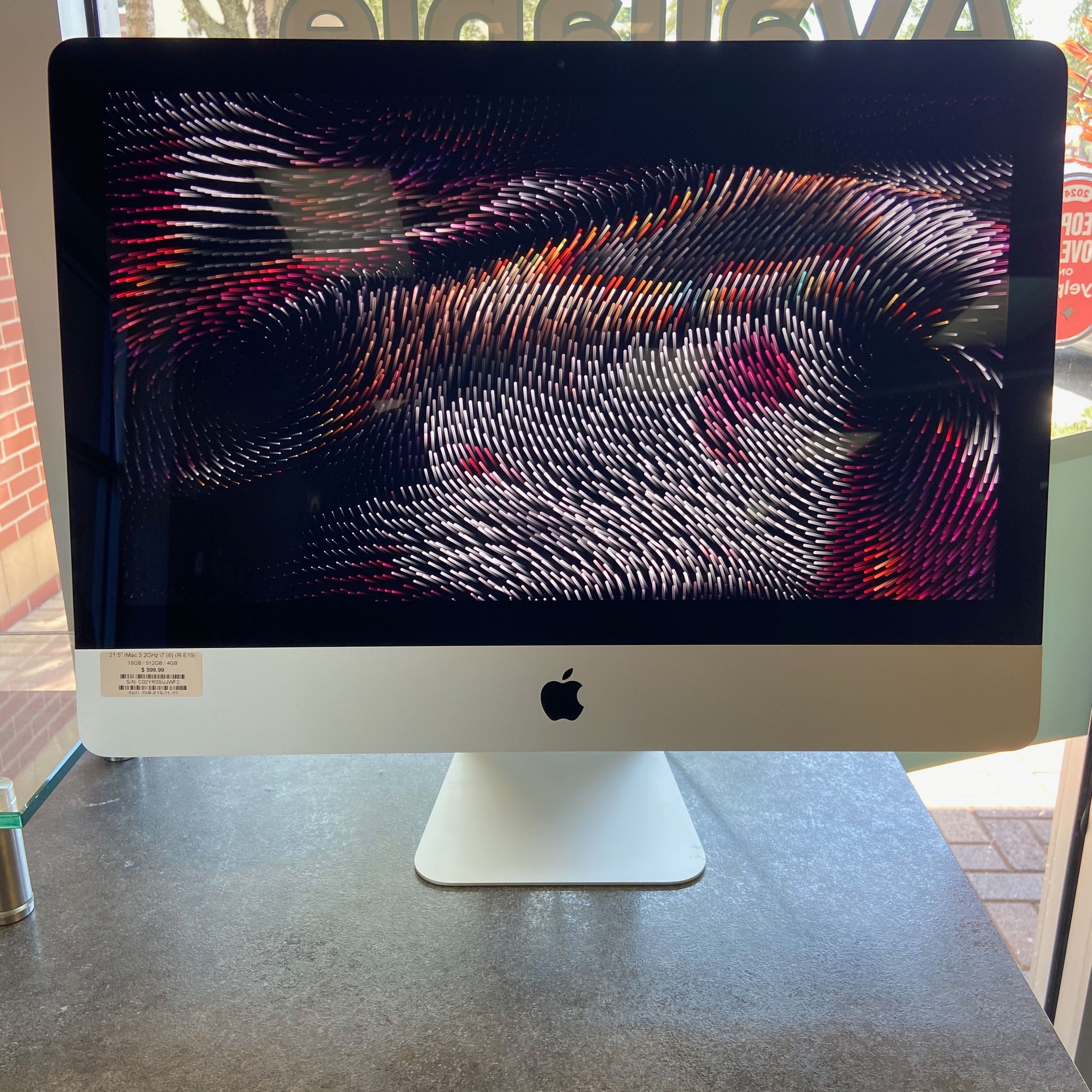 Apple iMac 21.5” – 3.2GHz i7 / 16GB RAM / 512GB SSD / 4GB GPU