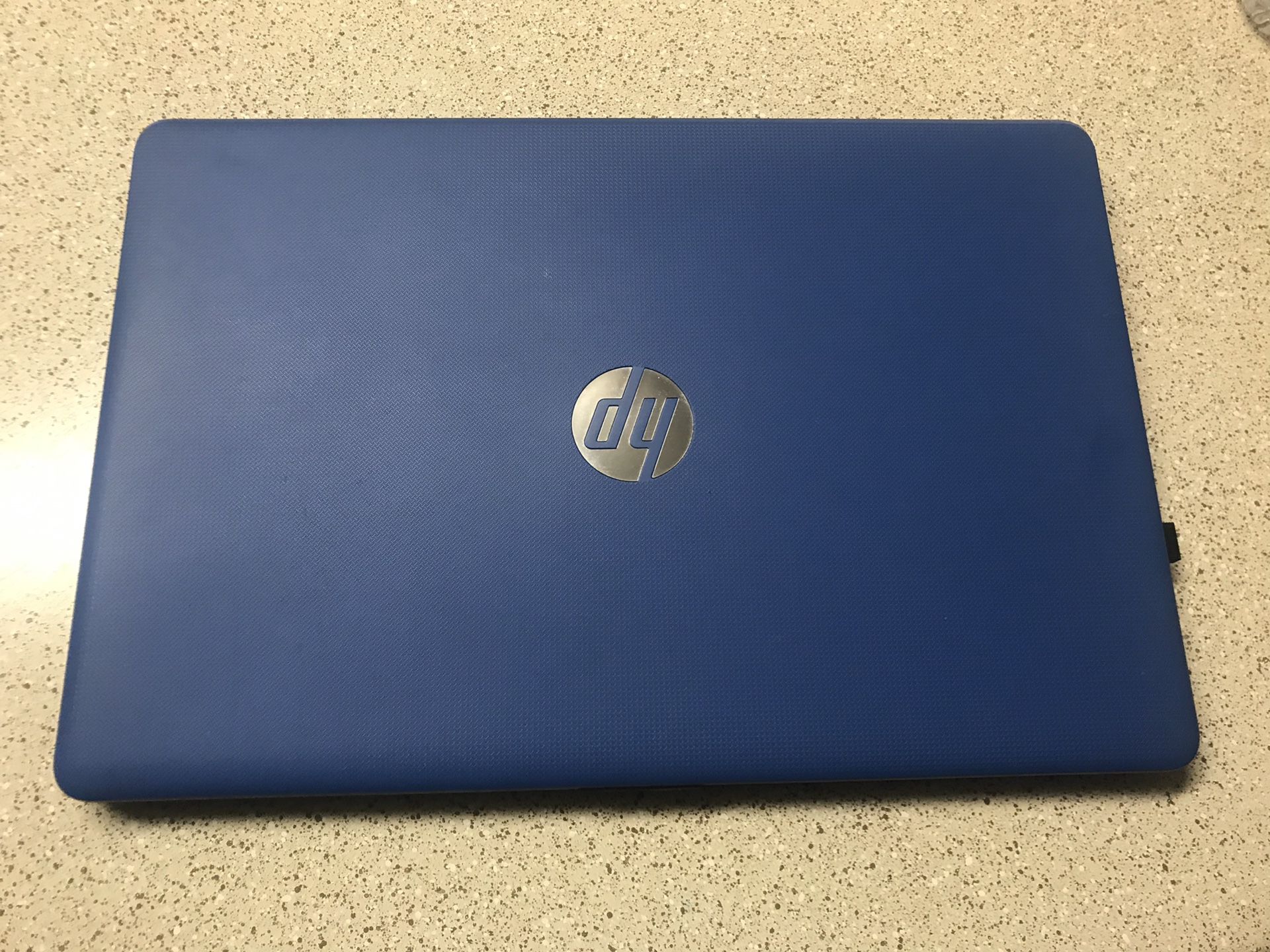 HP laptop model: 15-bw033wm
