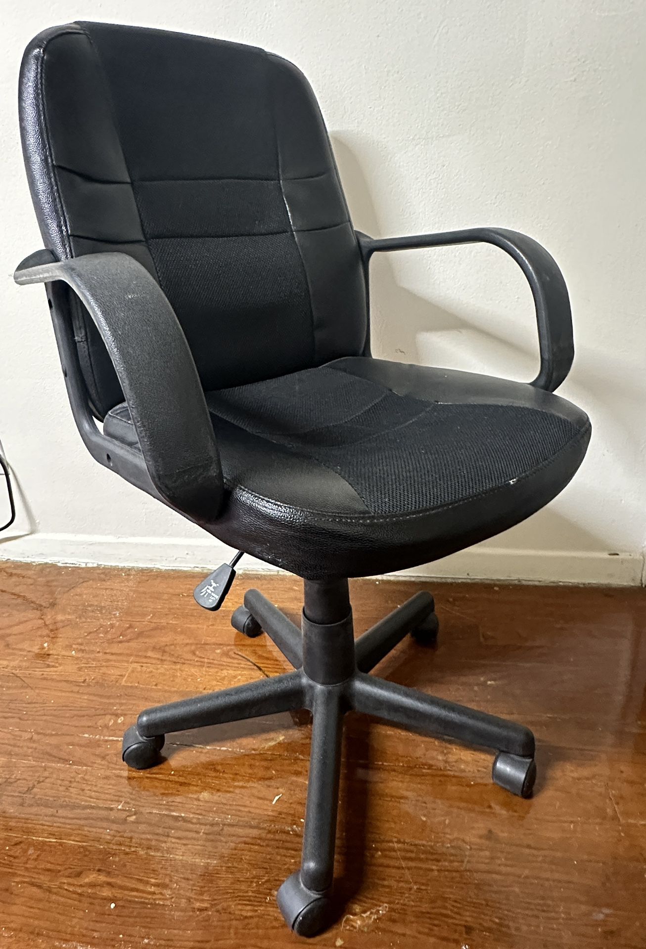 Revolving Office Desk Chair (Black)