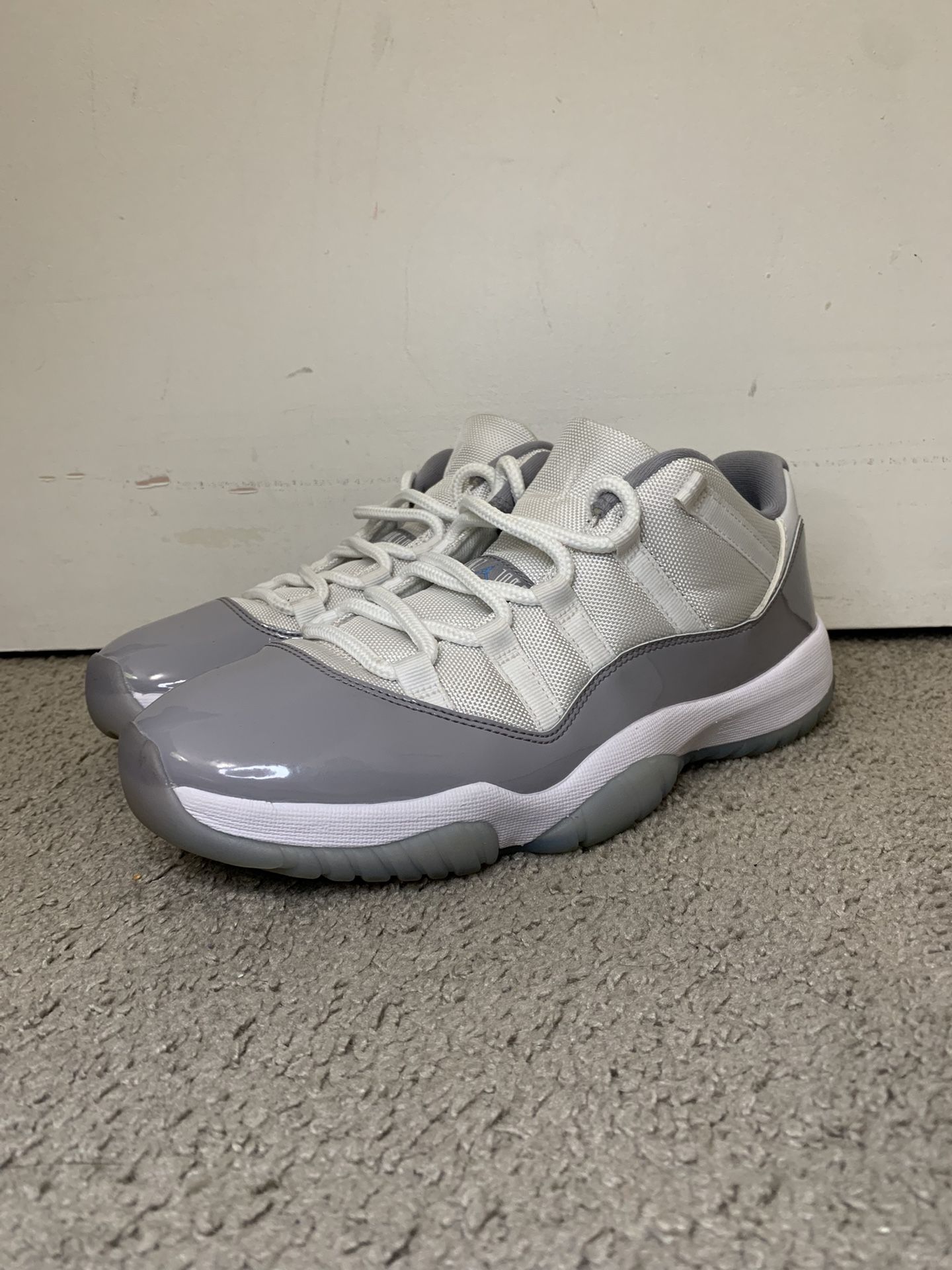 VNDS JORDAN 11 CEMENT GREY SIZE 10