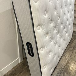 Full size bed 53”x72” size bed