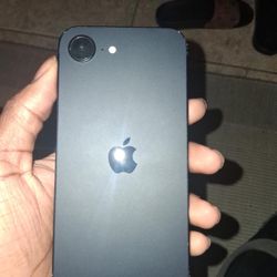 iPhone 16e 450$