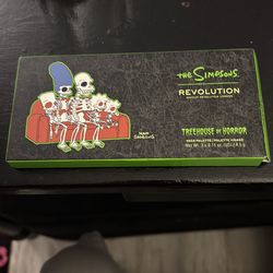 The Simpson revolution make up eye shadow