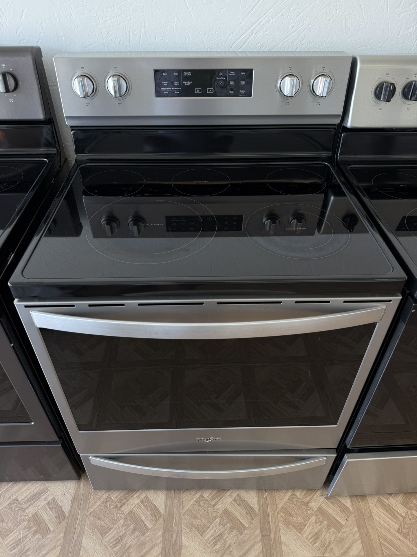 LIKE NEW WHIRLPOOL GLASS TOP STOVE STAINLESS STEEL .