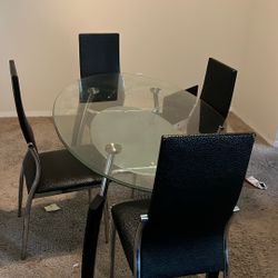 Dinning Table  and Chairs 