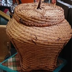 Vintage From The 1940s  Decorative Wicker Basket With Lid 