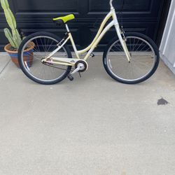 Woman’s 3 Speed Hybrid Bike 