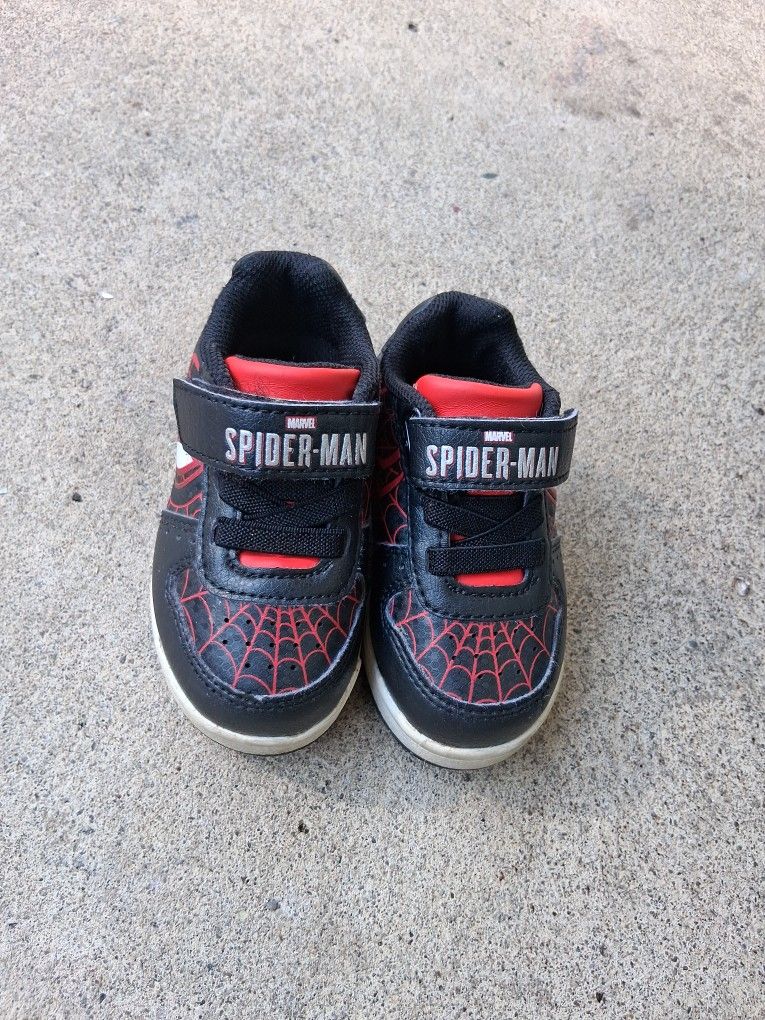 Kids Marvel Sneakers