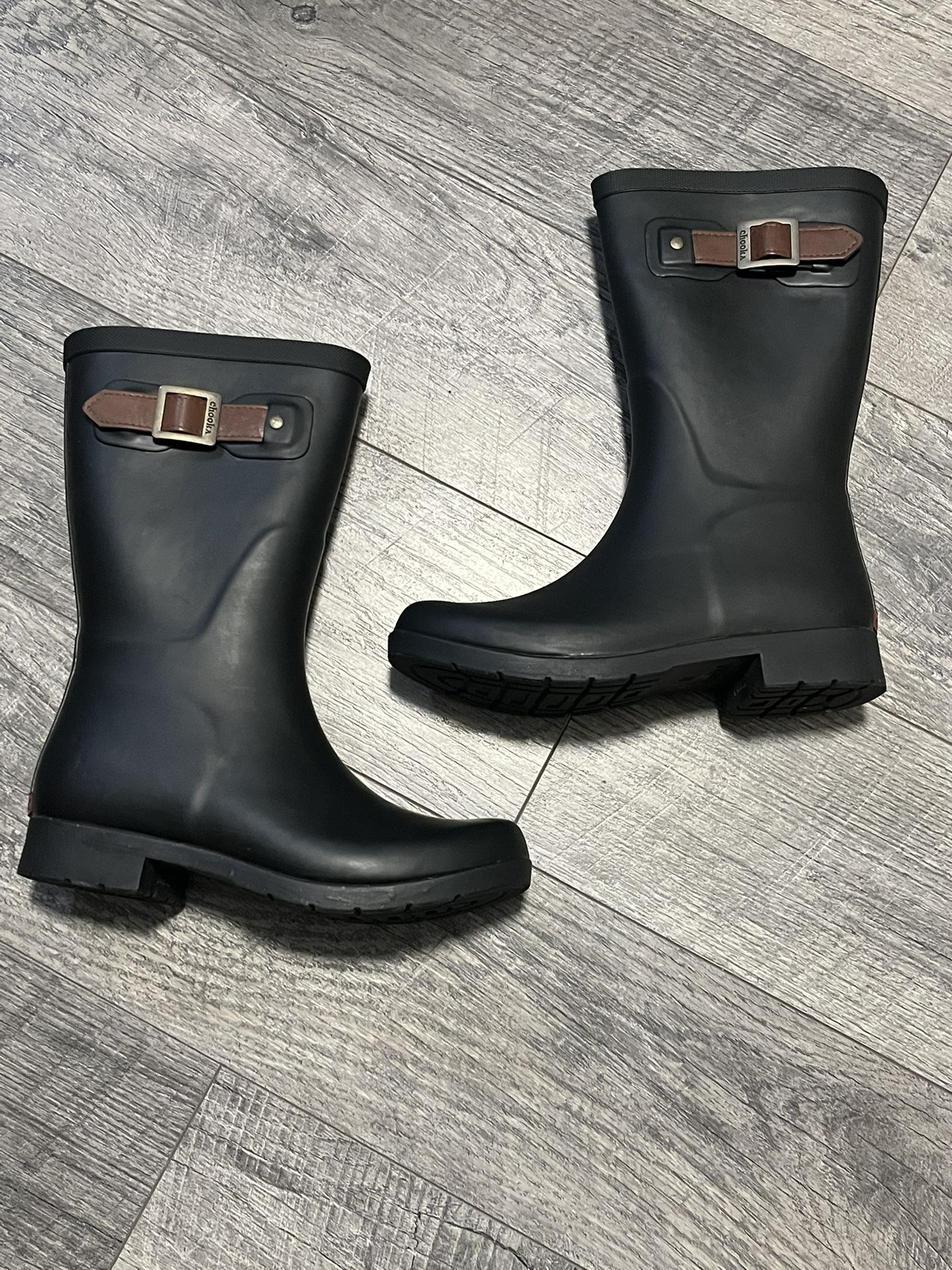 WOMENS CHOOKA RAIN BOOTS SIZE 6