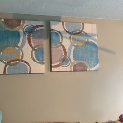 2 pieces of art decoration, good condition