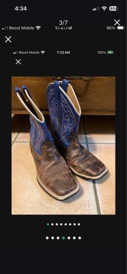 $25- Nice Pair Of Boys Brown and Blue Leather Ariat Cowboy Boots
