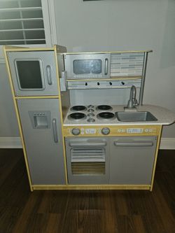 KidKraft Play Kitchen