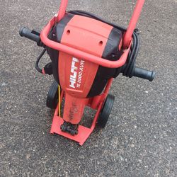 HILTI TE3000-AVR Demolition Demo Concrete Braker Jack Hammer.Excellent Condition 4bits Cart. Four pick up fremont sea. No lowball offers please. No tr