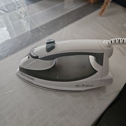 Black + Decker iron