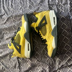 Jordan 4 Lightning Size 11(worn)
