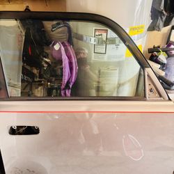 2005 Scion Xb Passenger Door With Glass. 