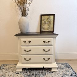 💛Oversized Nighstand💛