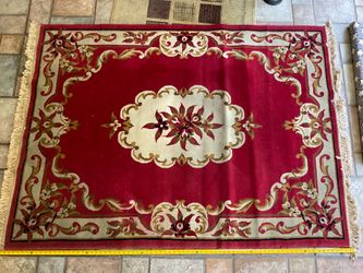 Wool Area Rug, 57”x80” Burgundy Color with Leaf Patterns