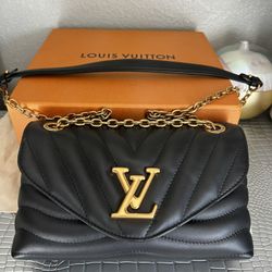 Louis Vuitton Quilted Chain Bag New Wave MM