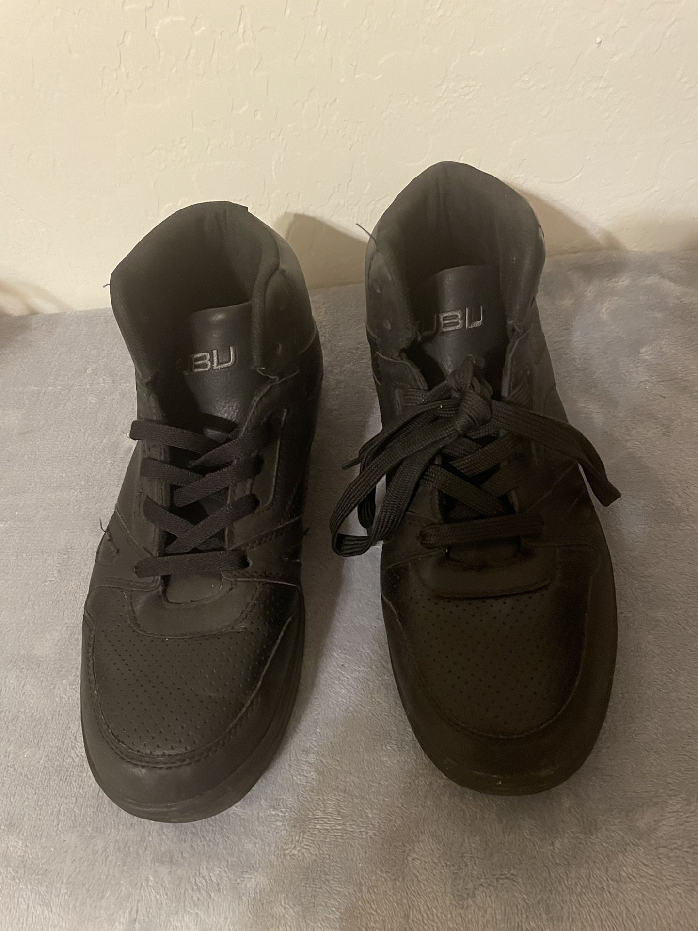 FUBU Mens Black Leather High Top Sneakers 8 1/2