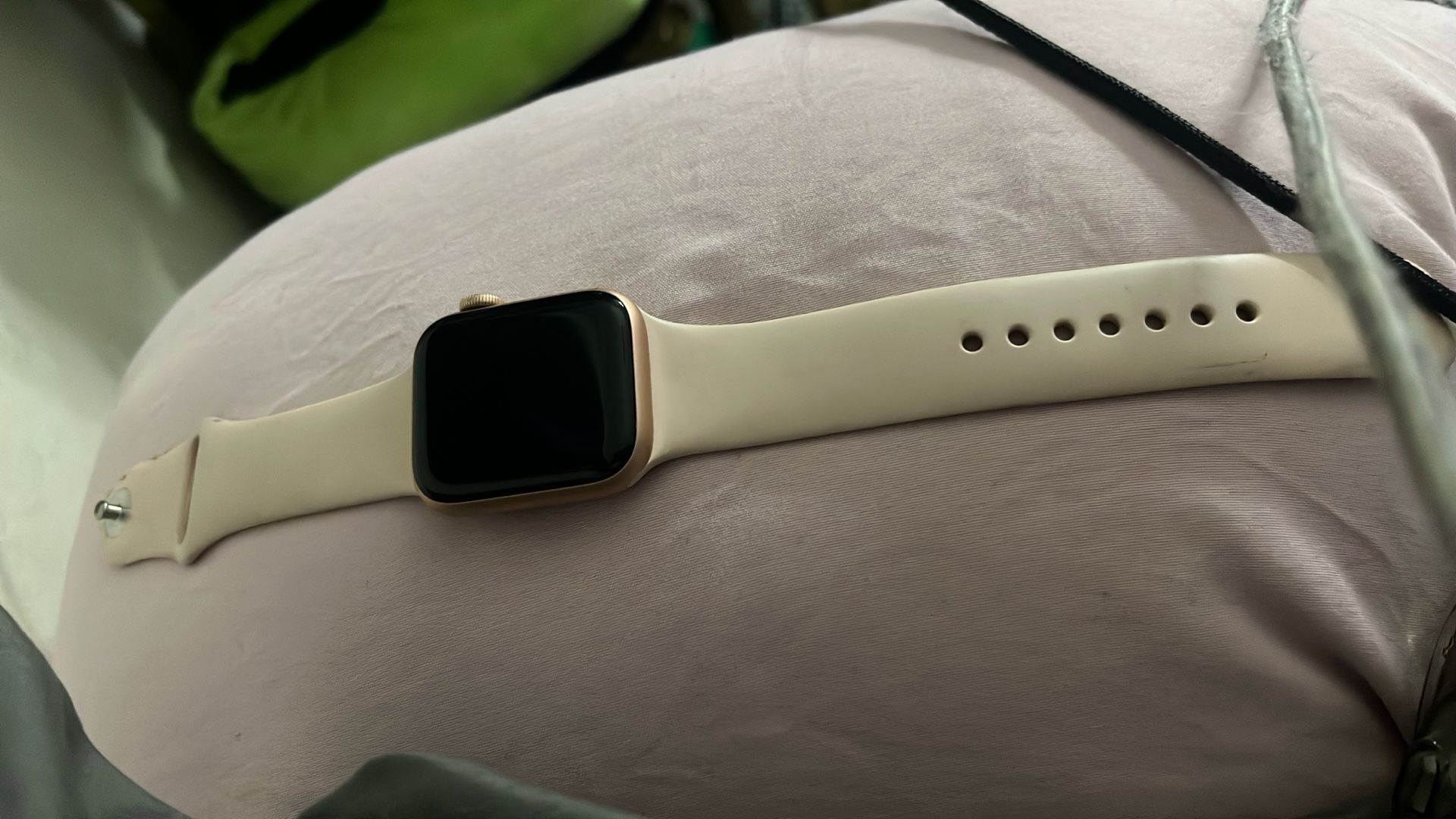 Rose gold Apple Watch Series 5 GPS And Portable Charger