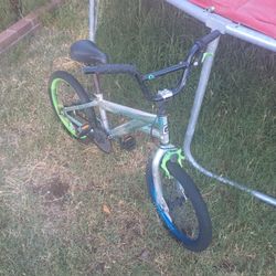 genesis bike 18 b glitch for Sale in Riverside CA OfferUp