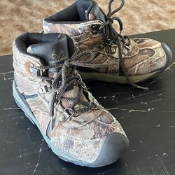 Kids Size 2 RealTree Hiking Boots