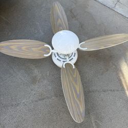 White Small Room Fan LED 