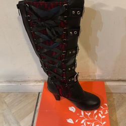 Black and Red Boots Size 7.5