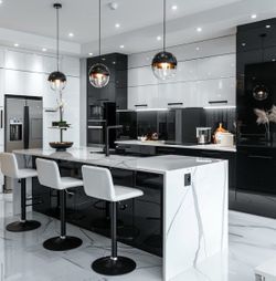 Custom Kitchen Cabinets