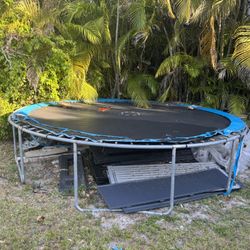 Trampoline 