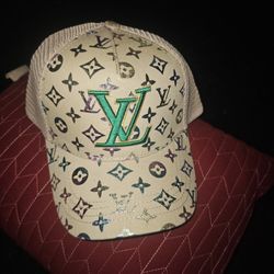 L.v. Designer Logo Hat 