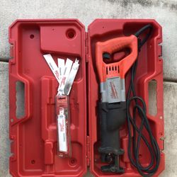 Milwaukee 12 Amp SAWZALL Reciprocating Saw with Case 6519-30