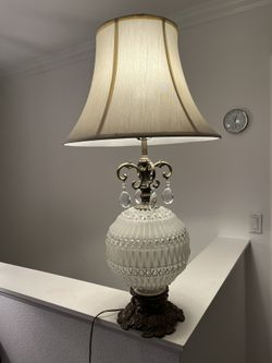 Hollywood Regency Ornate Frosted Glass Lamp Crystal Pendants Carved Base