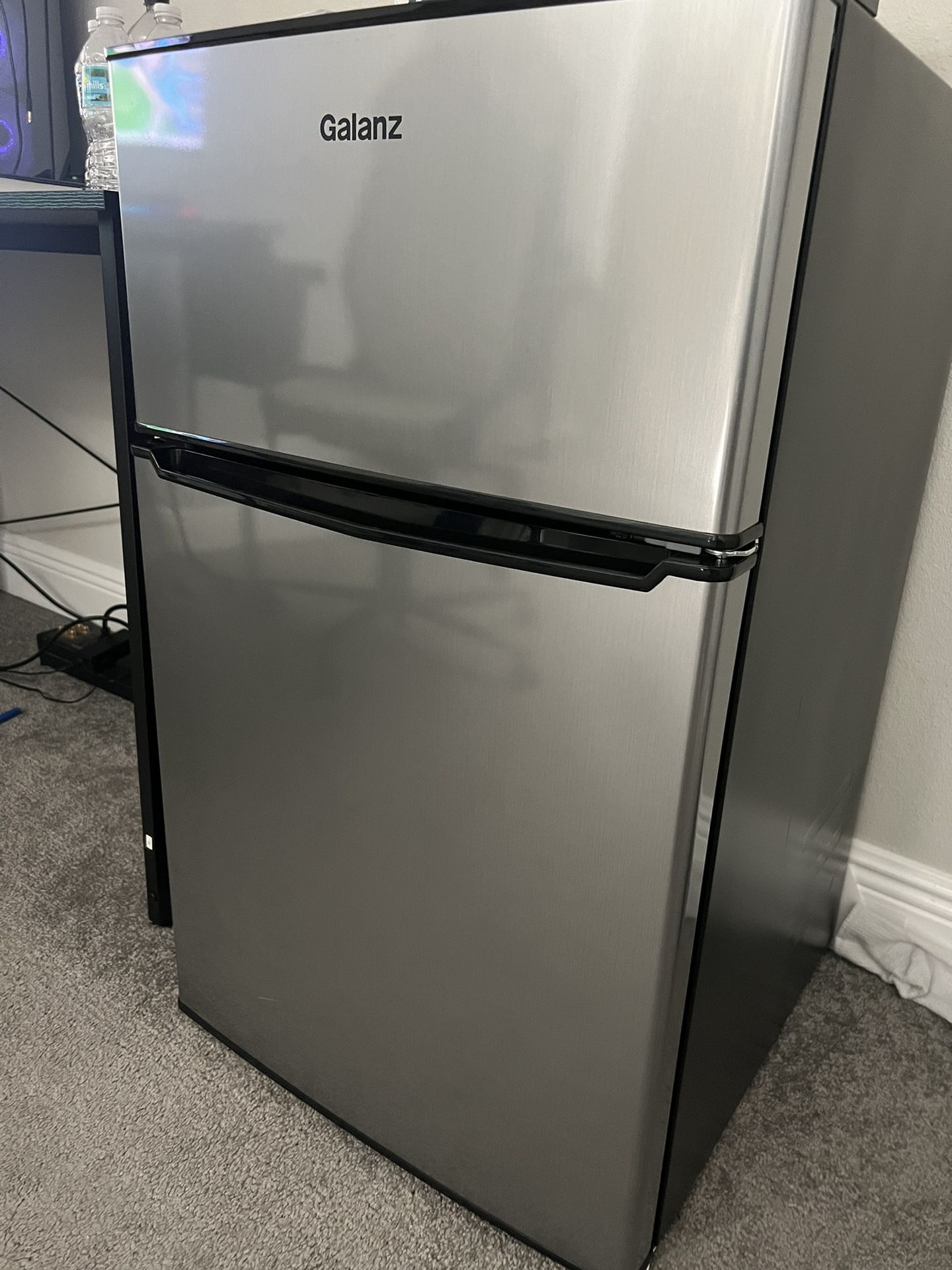 Galanz Mini Fridge