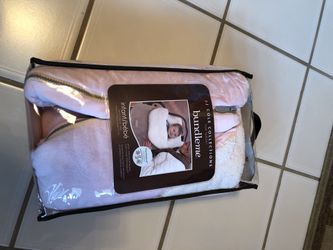 BRAND NEW: JJ Cole BundleMe: Retails for $40