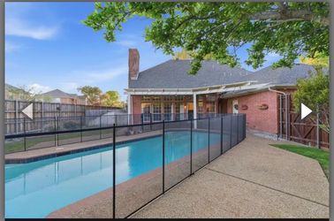 Pool gate