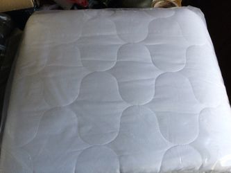 Premium Diamond Quilted Heated Mattress Pad, Dual Controllers, QUEEN 60 x  80. NEW. SOUTH GATE pick up for Sale in South Gate, CA - OfferUp