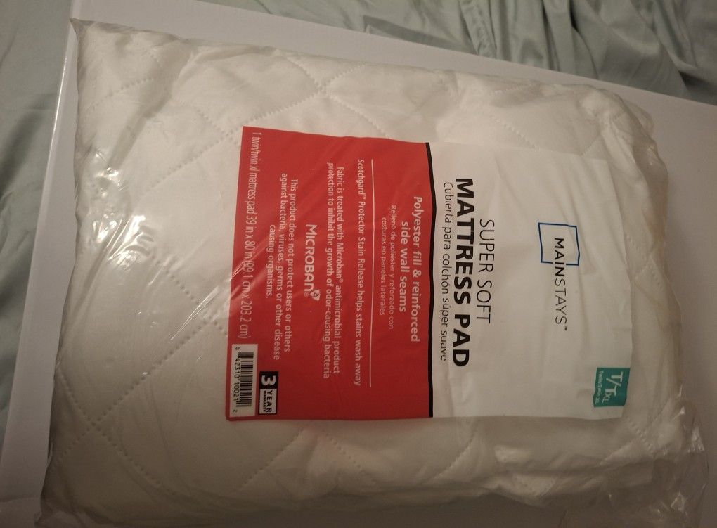 Twin Size Matress Pad Never Opened 
